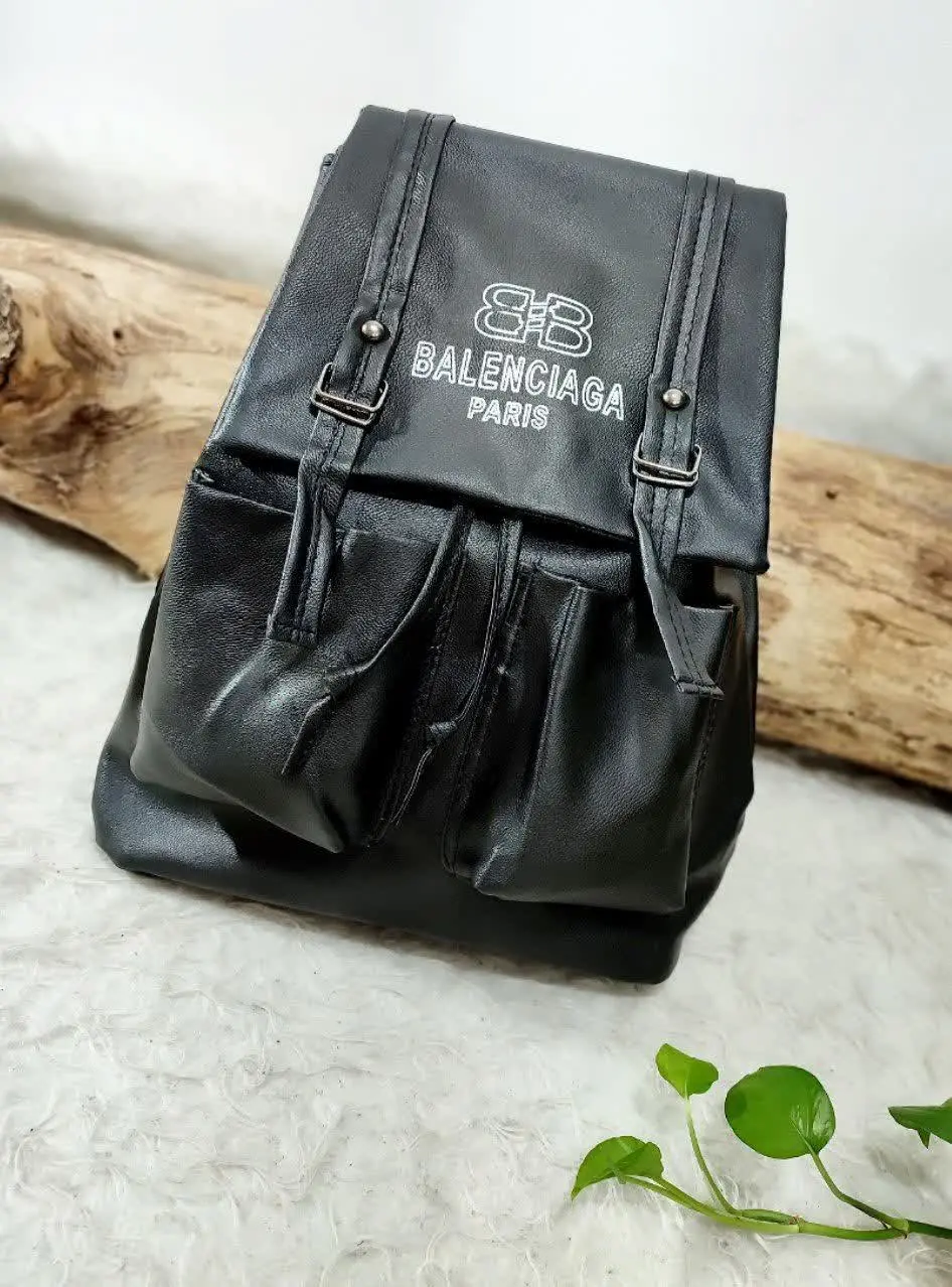 نام: 🎒 کوله پشتی اسپرت مدل بالنسیاگا😍